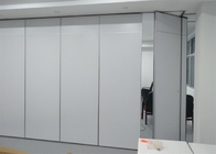 Los paneles acústicos plegables de la pared de división de la ejecución del SGS para la sala de conferencias