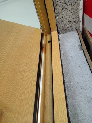 Puerta a prueba de sonido de apertura interna derecha H2425*W950*70 mm para la reducción del ruido y la privacidad